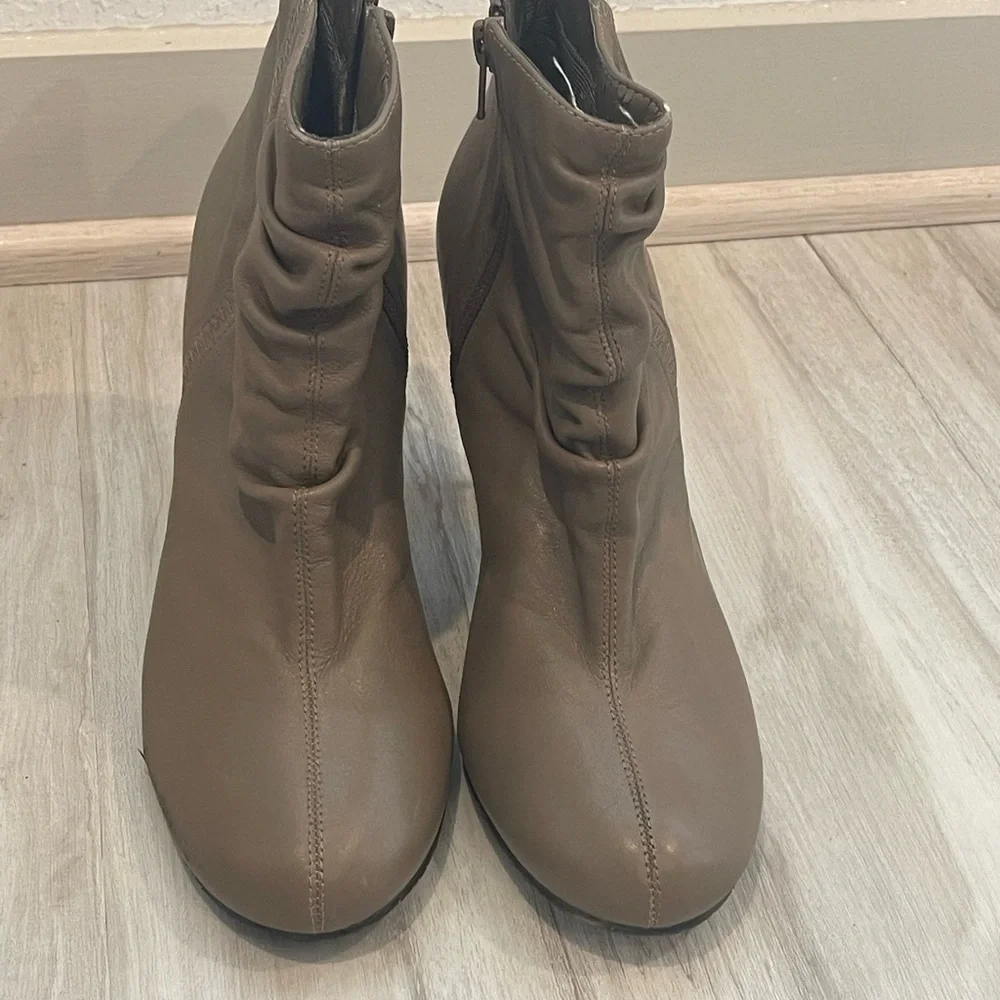 Arturo‎ Chiang ankle Boots size 9